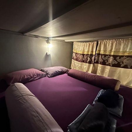 Haadrin Fellini Hostel & Pizzeria Хаад Рин Экстерьер фото