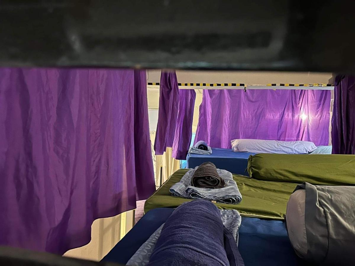 Haadrin Fellini Hostel & Pizzeria Хаад Рин Экстерьер фото